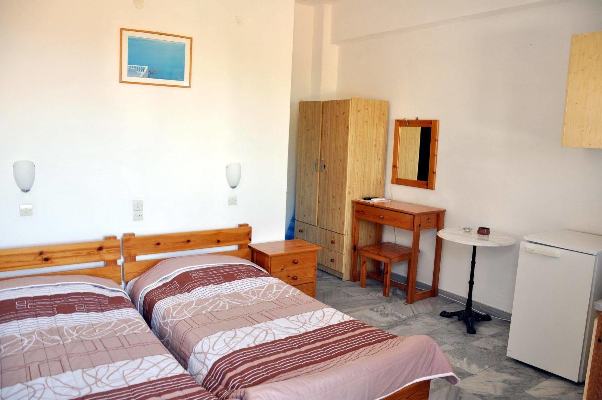 Michalis Apartments Near The Beaches With Sea View ปาริเกีย ภายนอก รูปภาพ